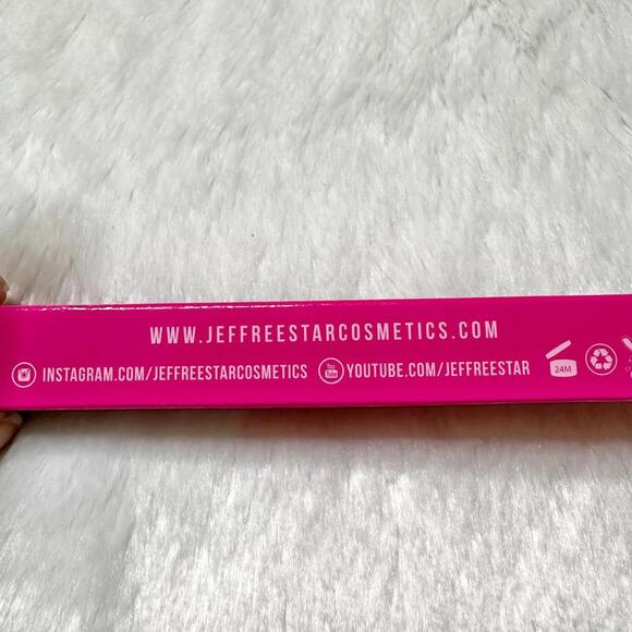 NIB Jeffree Star Velour Lip Liner Crocodile Tears Full Size 1.2g - Picture 7 of 10